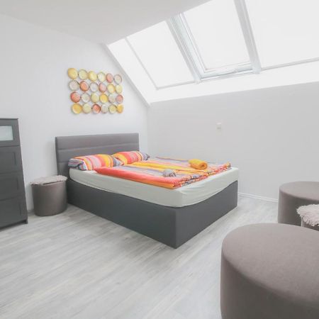 Private Triple Bedroom In Shared Apartment Dw171-4 Вена Экстерьер фото